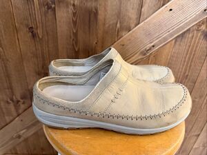 Columbia Women's Size 11 Beige Leather Slip On Loafers Moc Toe Casual Comfort Sh